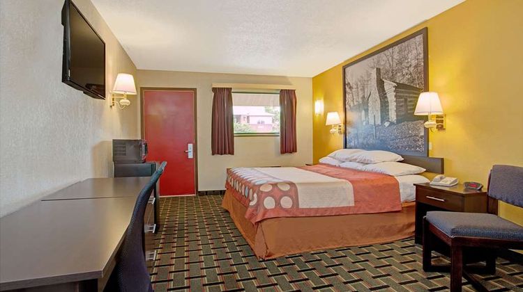 Super 8 Cincinnati Room