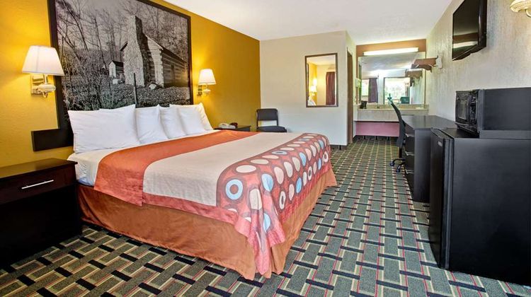 Super 8 Cincinnati Suite