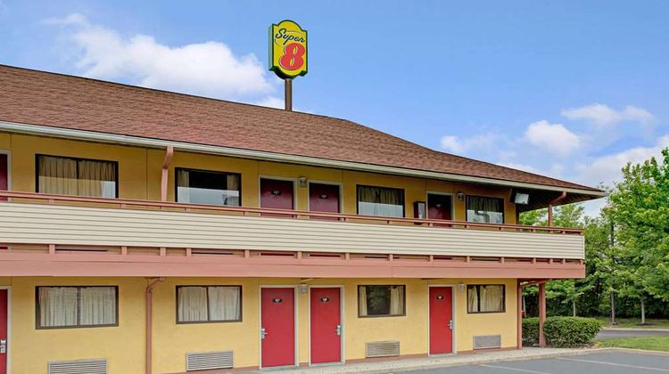 Super 8 Cincinnati Exterior