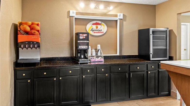 <b>Super 8 Cincinnati Other</b>. Images powered by <a href="https://iceportal.shijigroup.com/" title="IcePortal" target="_blank">IcePortal</a>.