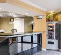 Super 8 Indianapolis Lobby