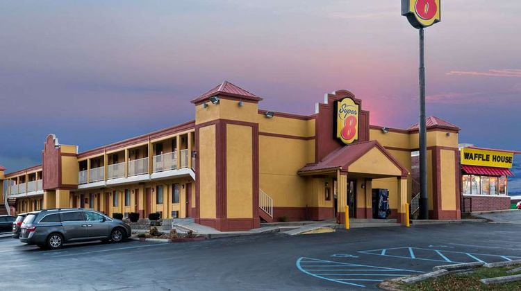 Super 8 Indianapolis Exterior