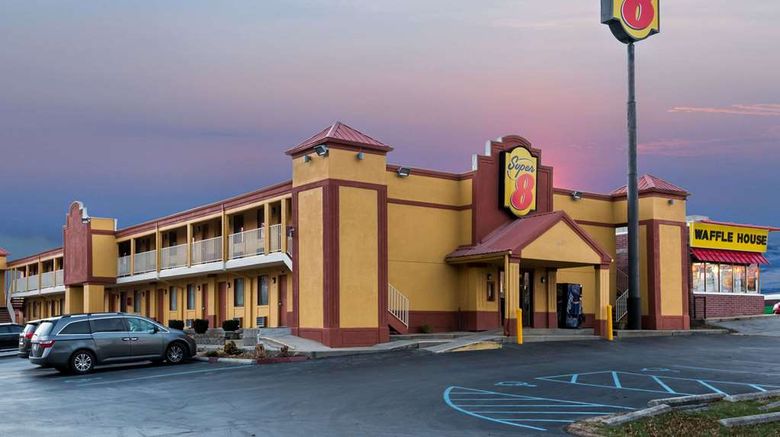 Super 8 Indianapolis Exterior. Images powered by <a href="https://iceportal.shijigroup.com" target="_blank" rel="noopener">Ice Portal</a>.