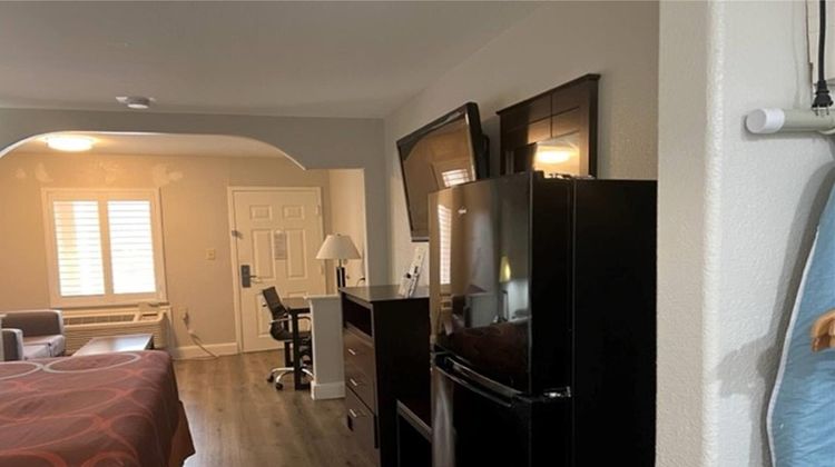 Super 8 Baytown/Mont Belvieu Room