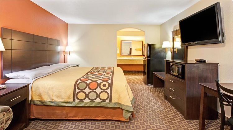 Super 8 Baytown/Mont Belvieu Room