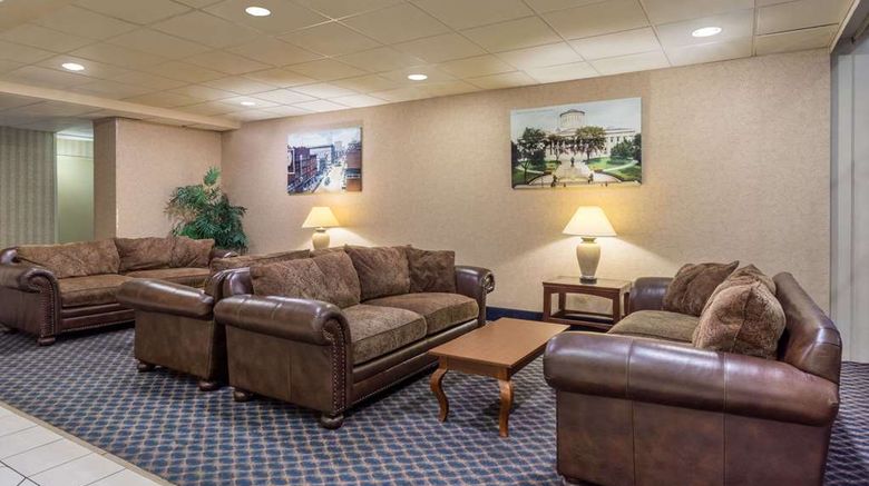 <b>Days Inn Columbus Airport Lobby</b>. Images powered by <a href="https://iceportal.shijigroup.com/" title="IcePortal" target="_blank">IcePortal</a>.