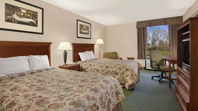 <b>Days Inn Columbus Airport Room</b>. Images powered by <a href="https://iceportal.shijigroup.com/" title="IcePortal" target="_blank">IcePortal</a>.