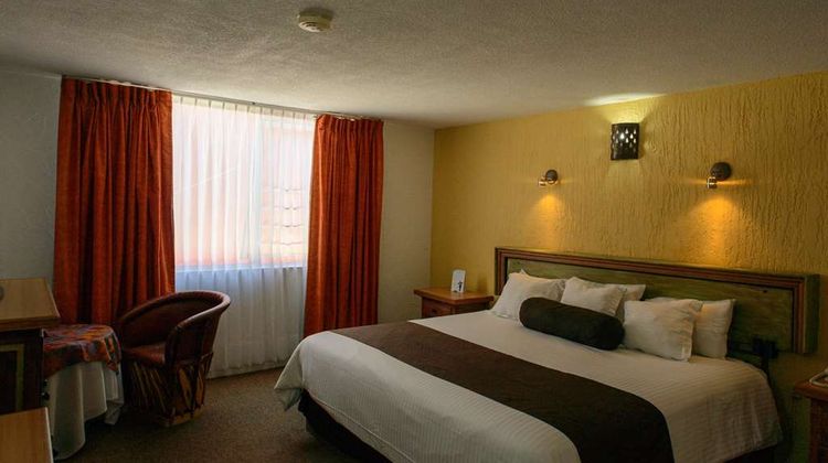 Howard Johnson Calle Real Morelia Room