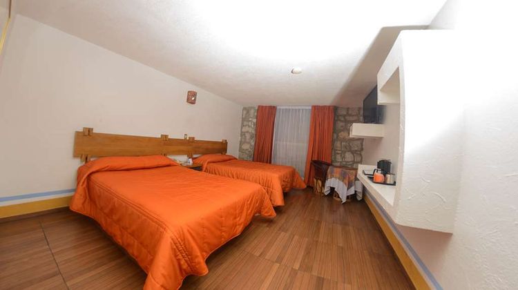 Howard Johnson Calle Real Morelia Room