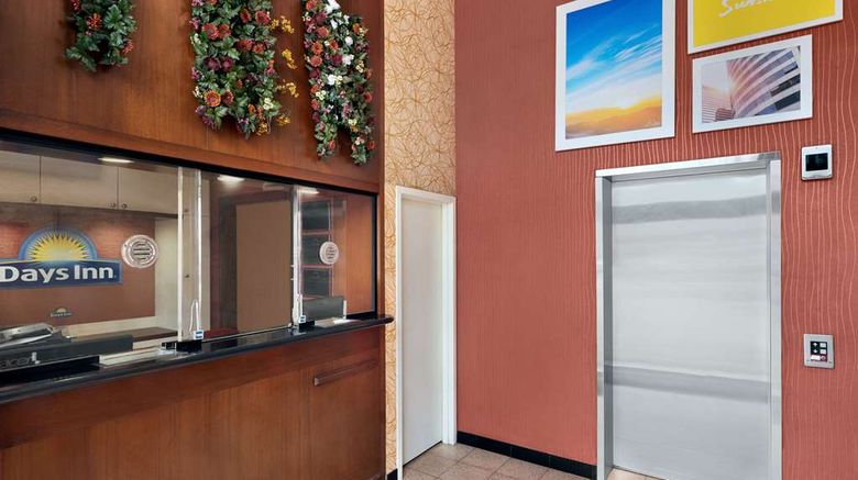 <b>Days Inn Brooklyn Lobby</b>. Images powered by <a href="https://iceportal.shijigroup.com/" title="IcePortal" target="_blank">IcePortal</a>.