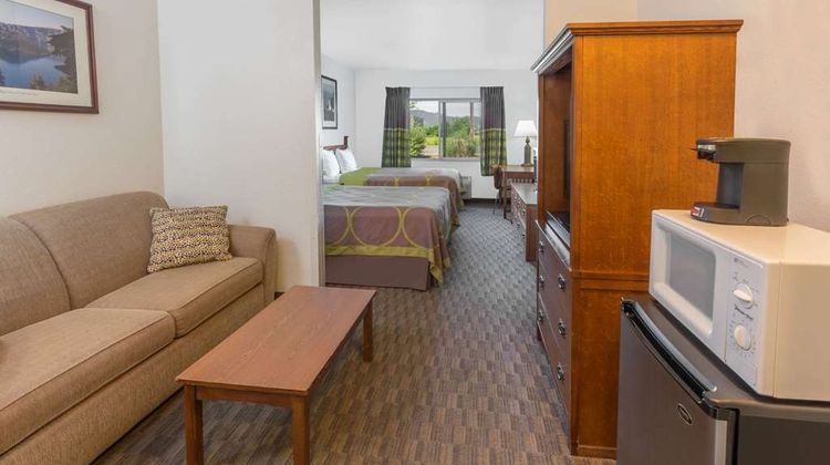 Super 8 Central Pt Medford Room