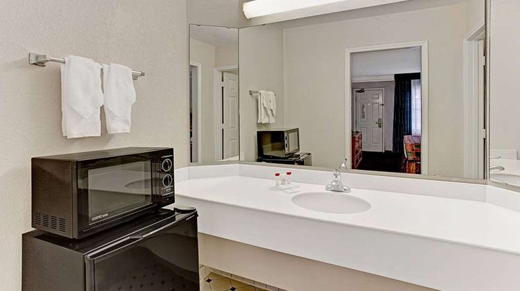 Days Inn Tucson City Center Room
