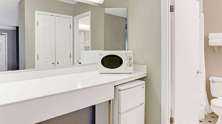 Days Inn Tucson City Center Room