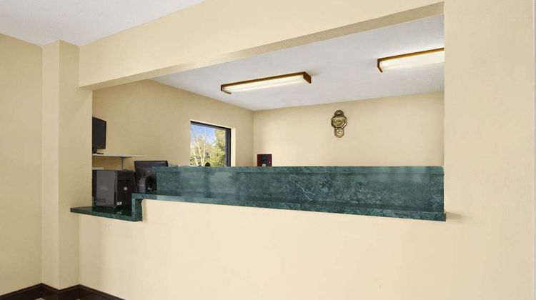 Ramada Limited Columbia Lobby
