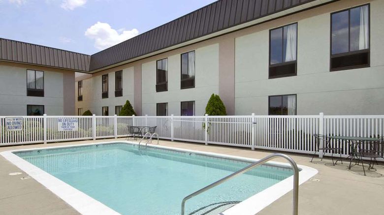 <b>Ramada Limited Columbia Pool</b>. Images powered by <a href="https://iceportal.shijigroup.com/" title="IcePortal" target="_blank">IcePortal</a>.