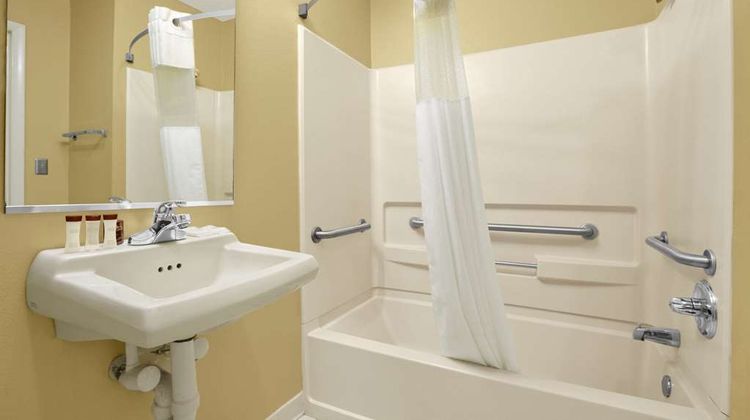 Ramada Limited Columbia Room