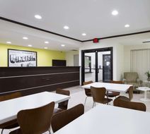 Super 8 Petersburg Lobby
