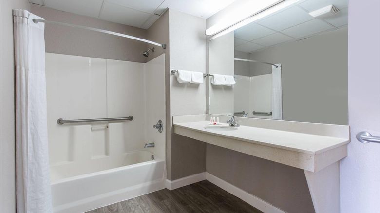<b>Super 8 Petersburg Room</b>. Images powered by <a href="https://iceportal.shijigroup.com/" title="IcePortal" target="_blank">IcePortal</a>.