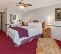 Days Inn by Wyndham Lebec Room