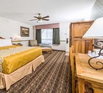 Days Inn by Wyndham Lebec Room