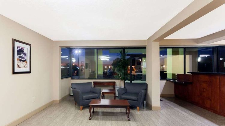 Super 8 Clarksville Northeast Lobby