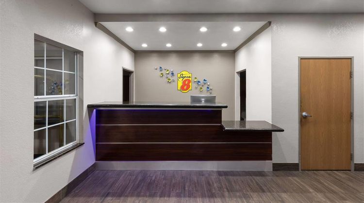 Super 8 San Antonio/Alamodome Area Lobby