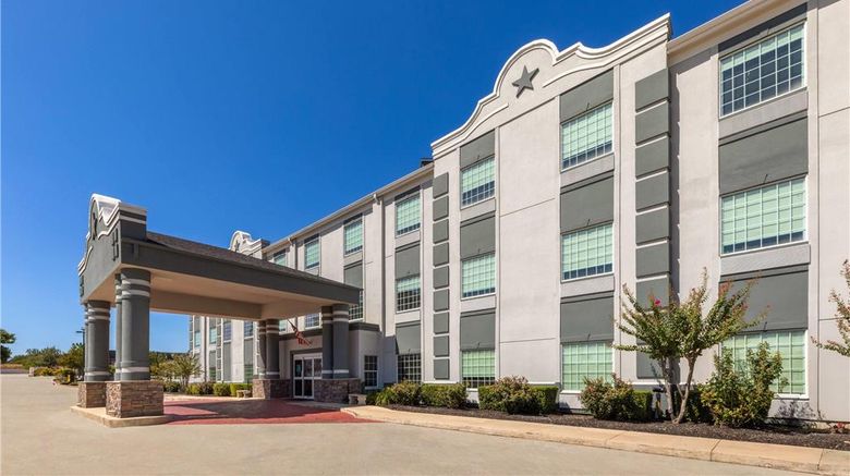 Super 8 San Antonio/Alamodome Area Exterior. Images powered by <a href="https://iceportal.shijigroup.com" target="_blank" rel="noopener">Ice Portal</a>.