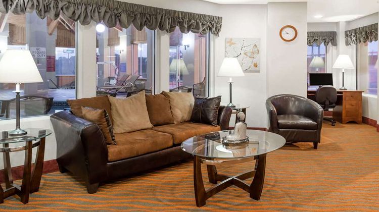 Baymont Inn & Suites Rolla Lobby