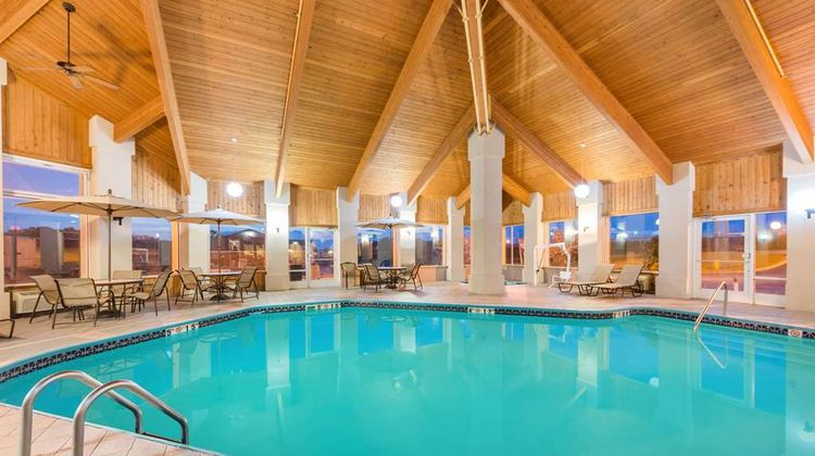 Baymont Inn & Suites Rolla Pool