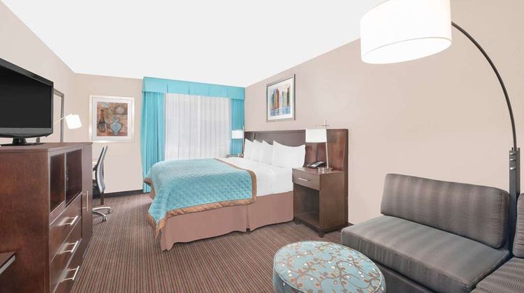 Wyndham Garden Midland Suite