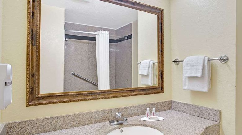 <b>Super 8 Daytona Beach Room</b>. Images powered by <a href="https://iceportal.shijigroup.com/" title="IcePortal" target="_blank">IcePortal</a>.