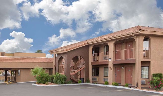 Howard Johnson Inn & Suites Saint George Exterior