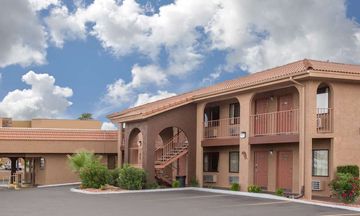 Howard Johnson Inn & Suites Saint George