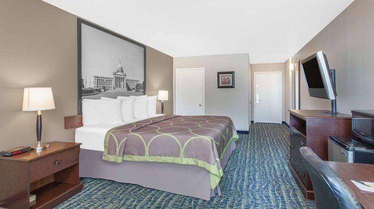 Super 8 Oklahoma City Room
