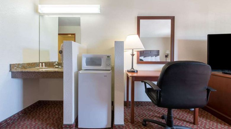 <b>Super 8 Abilene South Suite</b>. Images powered by <a href="https://iceportal.shijigroup.com/" title="IcePortal" target="_blank">IcePortal</a>.