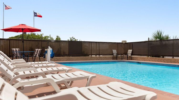 Ramada San Antonio/Near SeaWorld Pool