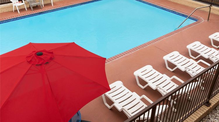 Ramada San Antonio/Near SeaWorld Pool