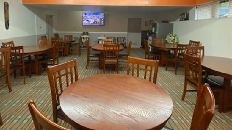 <b>Howard Johnson Inn Woodstock Restaurant</b>. Images powered by <a href="https://iceportal.shijigroup.com/" title="IcePortal" target="_blank">IcePortal</a>.