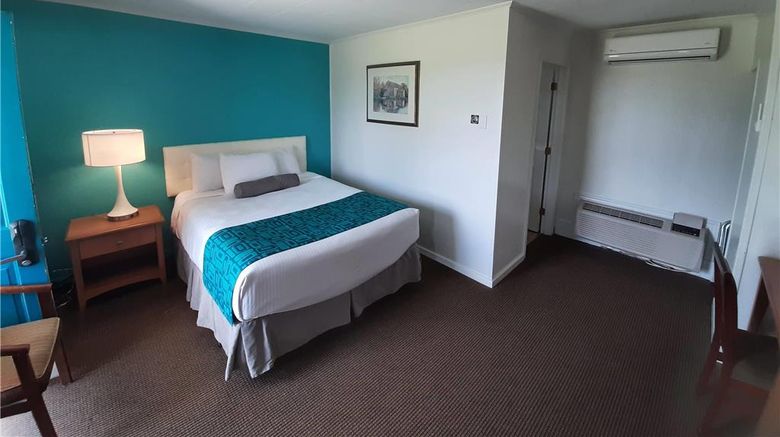 <b>Howard Johnson Inn Woodstock Room</b>. Images powered by <a href="https://iceportal.shijigroup.com/" title="IcePortal" target="_blank">IcePortal</a>.
