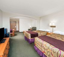 Super 8 Columbia East Room