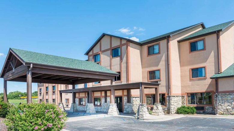 Super 8 Columbia East Exterior. Images powered by <a href="https://iceportal.shijigroup.com" target="_blank" rel="noopener">Ice Portal</a>.
