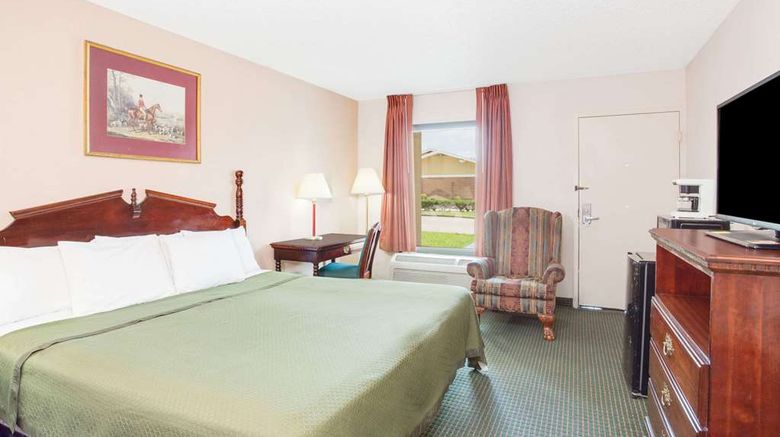 <b>Days Inn Greenville MS Room</b>. Images powered by <a href="https://iceportal.shijigroup.com/" title="IcePortal" target="_blank">IcePortal</a>.
