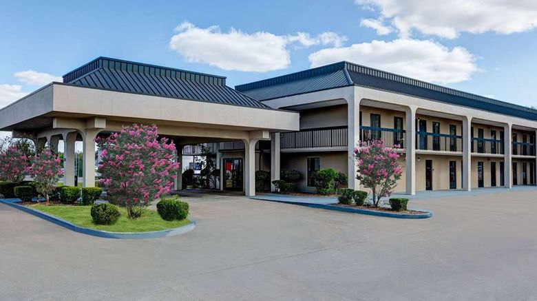 <b>Days Inn Greenville MS Exterior</b>. Images powered by <a href="https://iceportal.shijigroup.com/" title="IcePortal" target="_blank">IcePortal</a>.