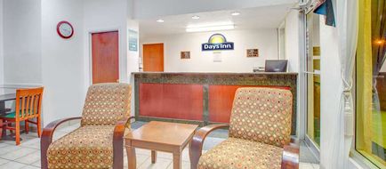 Days Inn Okemah Lobby