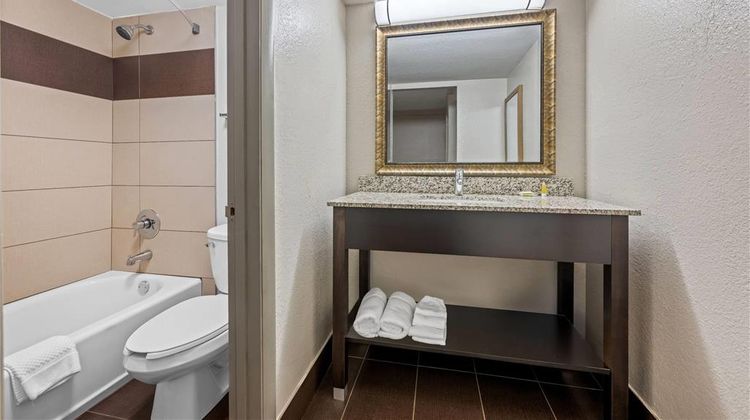 Days Inn by Wyndham Birmingham/West Room