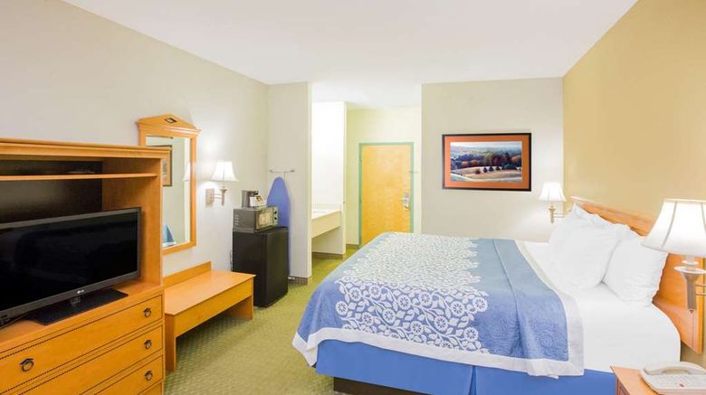 <b>Days Inn Hattiesburg MS Room</b>. Images powered by <a href="https://iceportal.shijigroup.com/" title="IcePortal" target="_blank">IcePortal</a>.