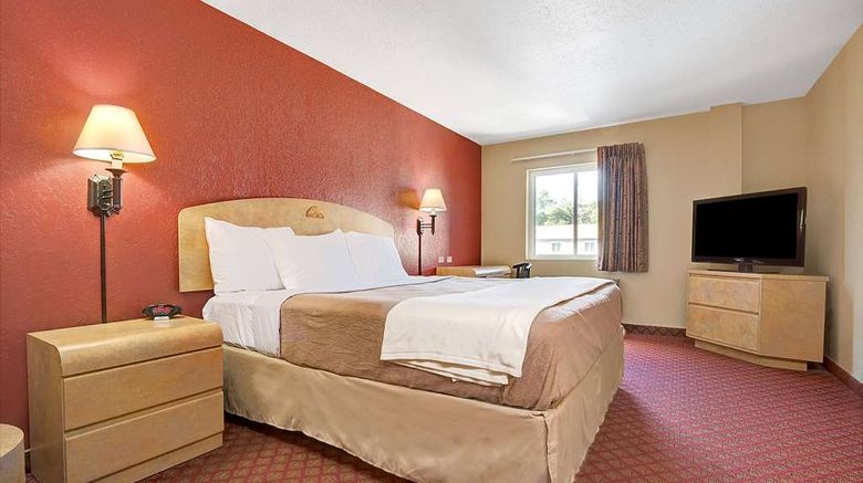 <b>Days Inn & Suites Niagara Falls/Buffalo Room</b>. Images powered by <a href="https://iceportal.shijigroup.com/" title="IcePortal" target="_blank">IcePortal</a>.