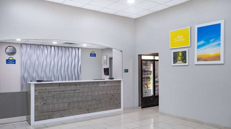 <b>Days Inn & Suites Niagara Falls/Buffalo Lobby</b>. Images powered by <a href="https://iceportal.shijigroup.com/" title="IcePortal" target="_blank">IcePortal</a>.