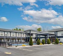 Days Inn & Suites Niagara Falls/Buffalo Exterior