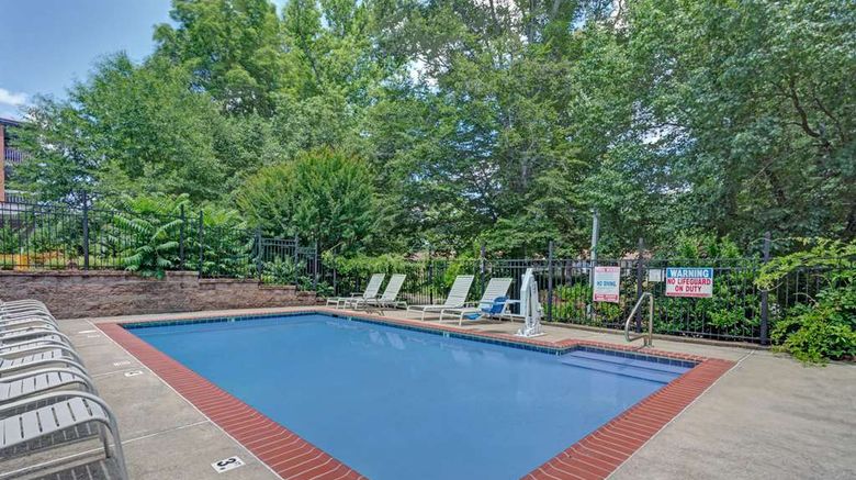 <b>Travelodge Williamsburg Colonial Area Pool</b>. Images powered by <a href="https://iceportal.shijigroup.com/" title="IcePortal" target="_blank">IcePortal</a>.